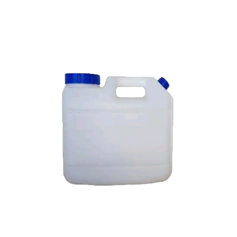10L Heavy-Duty Plastic Jerry Can With Dual-Function Lid 1