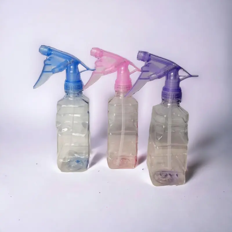 400Ml Pet Trigger Spray Bottle With Colored Nozzle 1